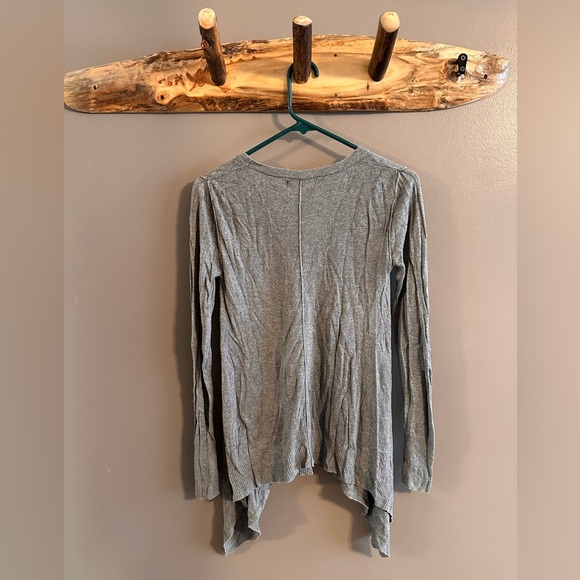 Mossimo heather grey long sleeve light sweater / asymmetrical hem and seams - Picture 6 of 7